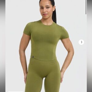 ONER ACTIVE • MELLOW SOFT MID SHORT SLEEVE T-SHIRT • OLIVE GREEN • SMALL